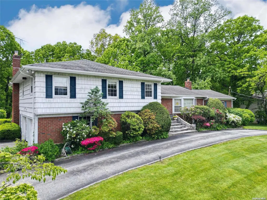 20 Lake Road Great Neck NY 11020