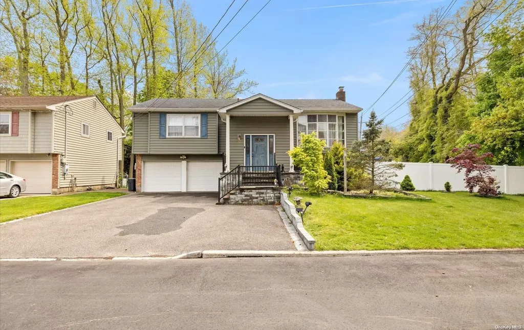 3300 Seneca Place Wantagh NY 11793