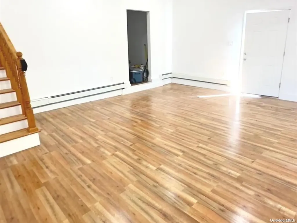 764 Sunrise West Babylon NY 11704