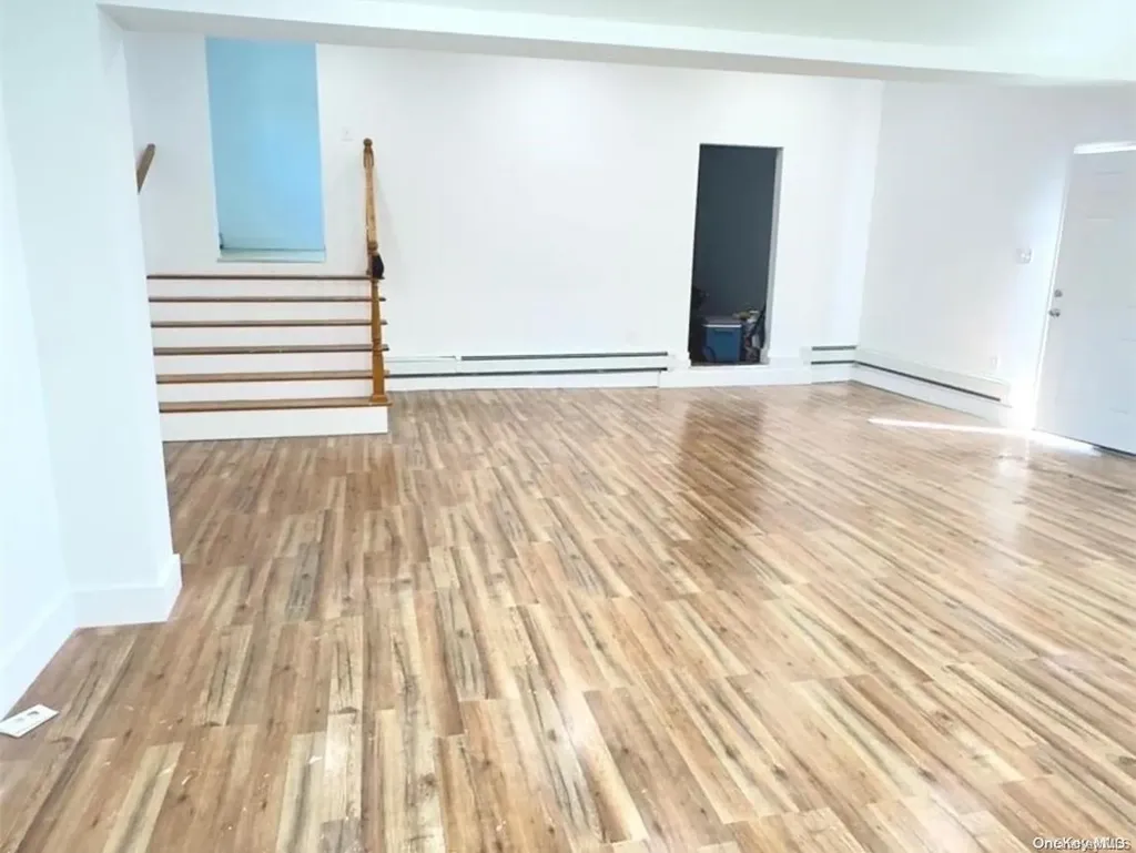 764 Sunrise West Babylon NY 11704