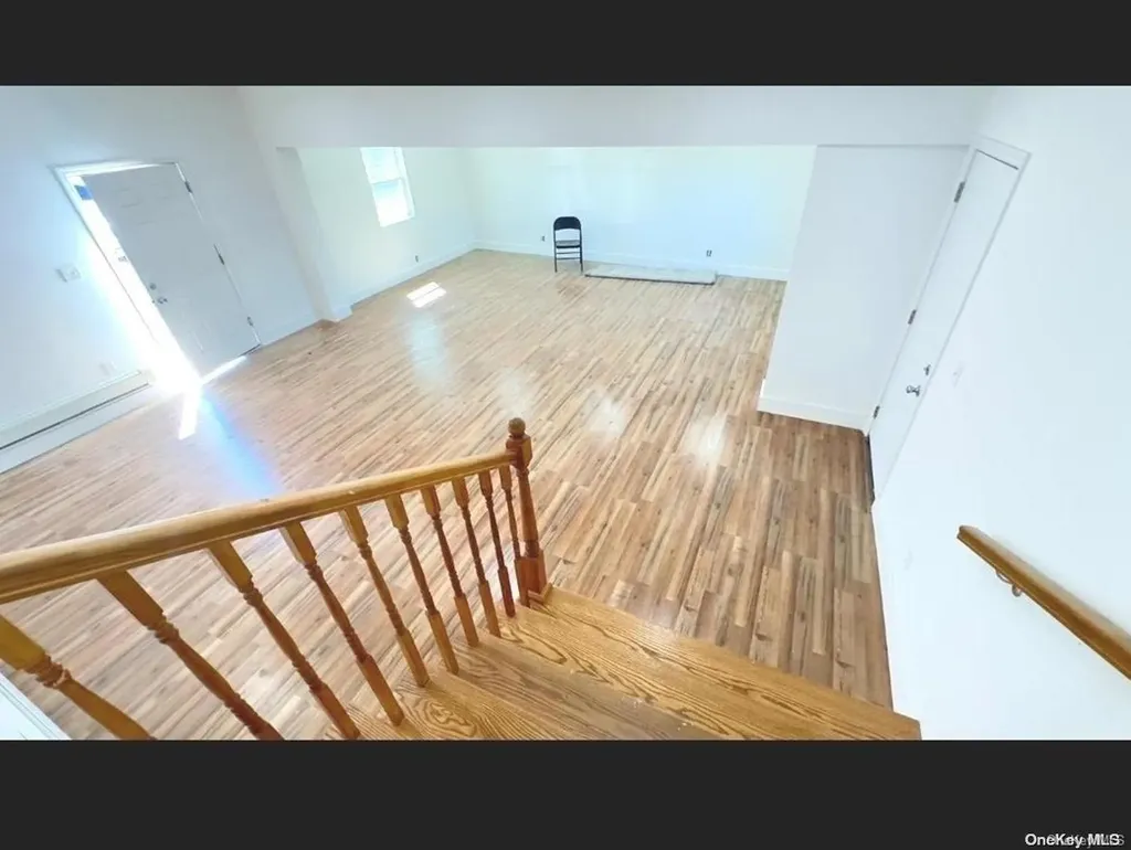 764 Sunrise West Babylon NY 11704