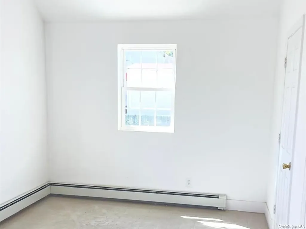 764 Sunrise West Babylon NY 11704