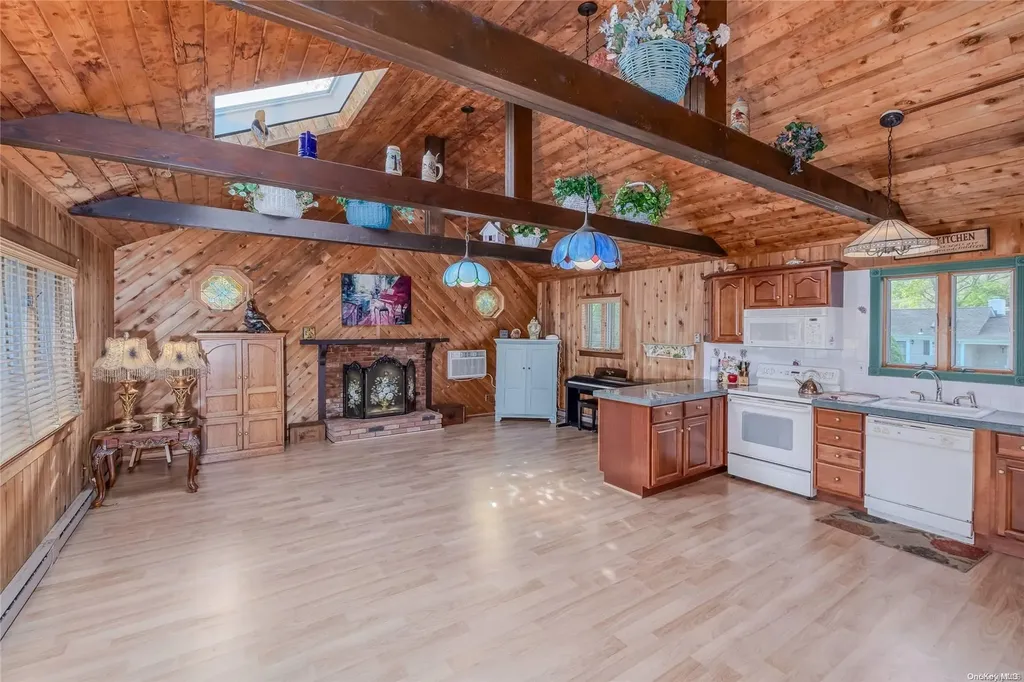 14 5th Street Wading River NY 11792