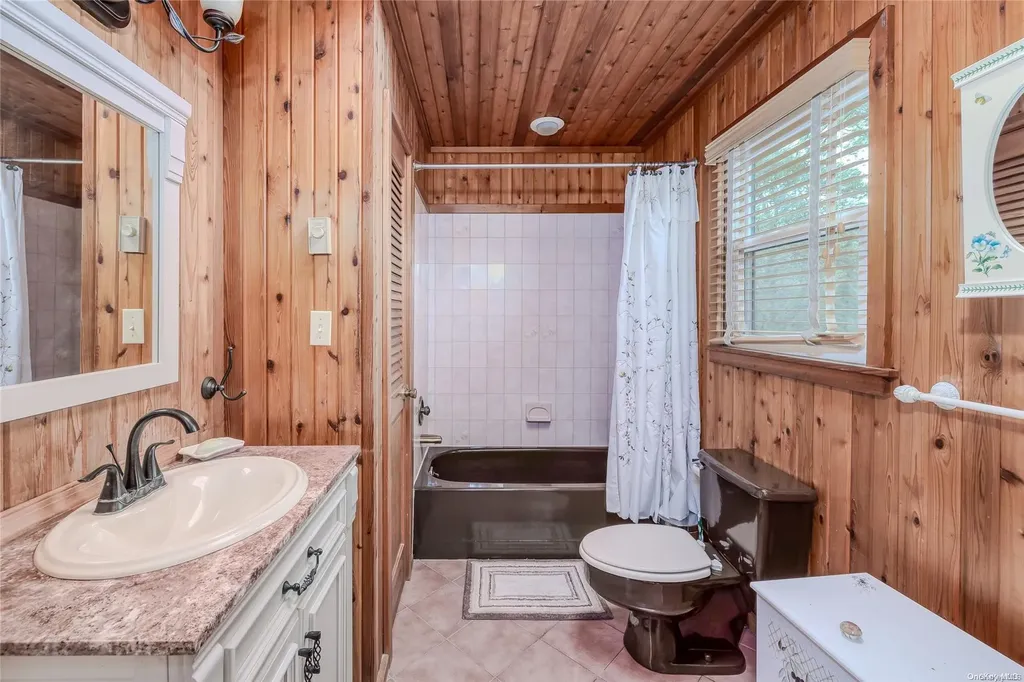14 5th Street Wading River NY 11792