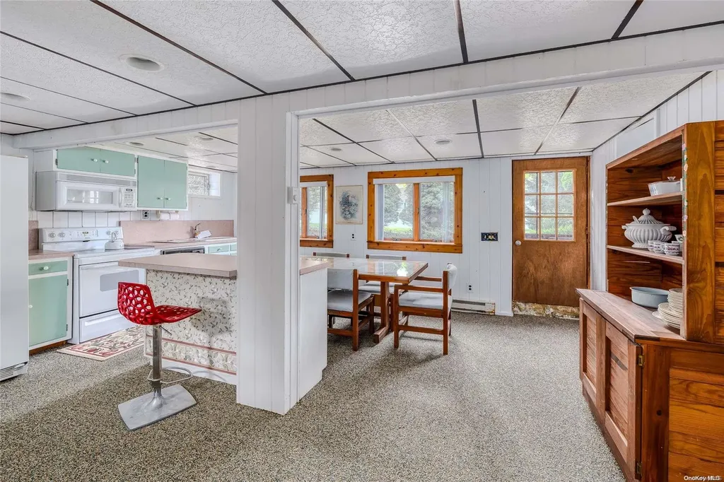 14 5th Street Wading River NY 11792