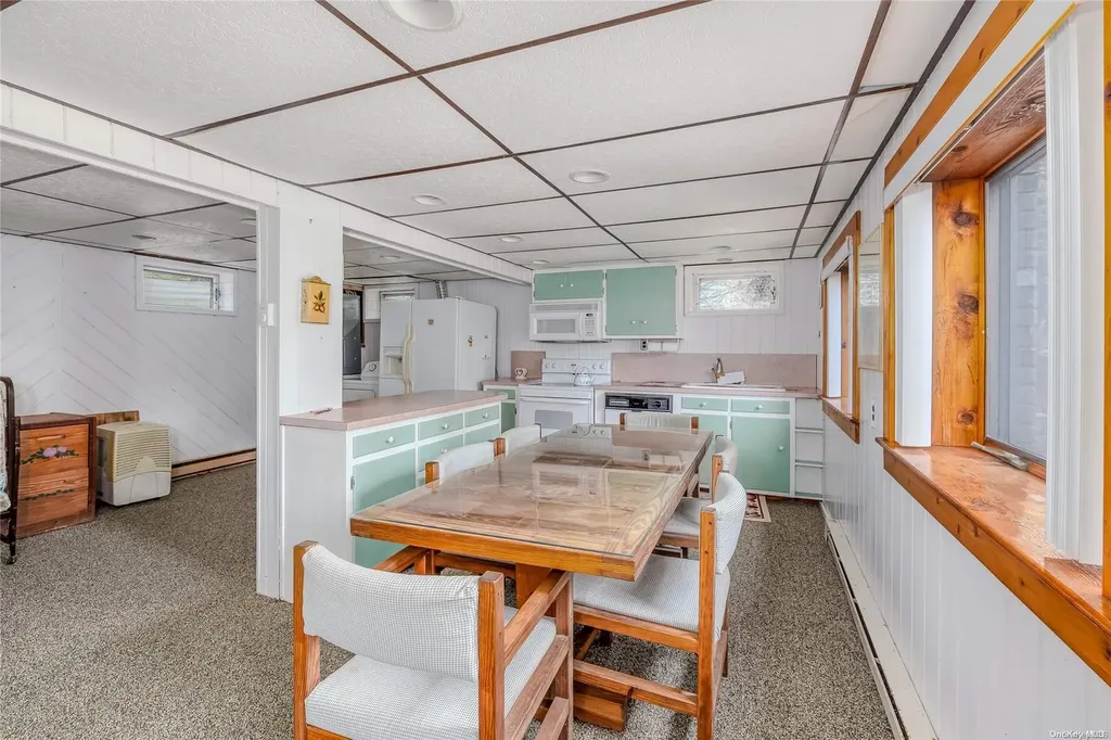14 5th Street Wading River NY 11792