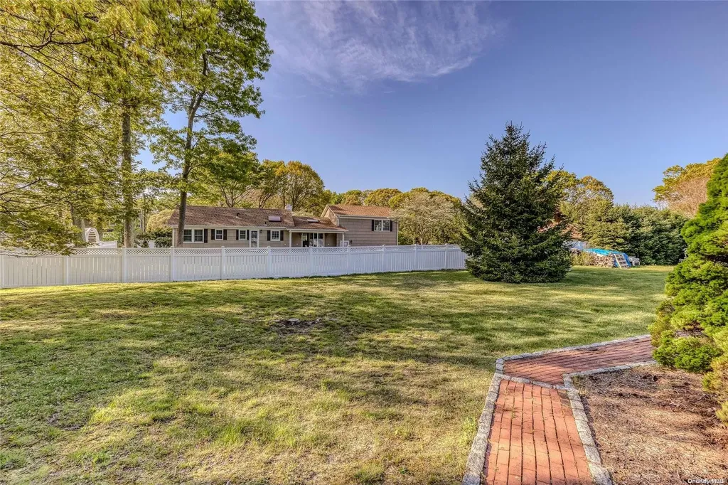 14 5th Street Wading River NY 11792