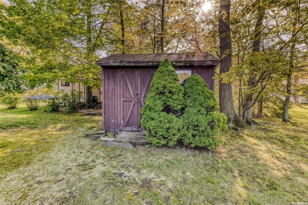 14 5th Street Wading River NY 11792