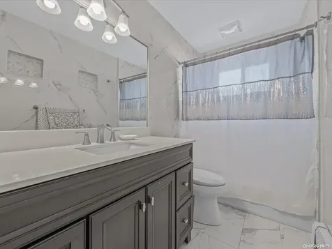 46 W Saltaire Road Lindenhurst NY 11757