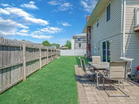 46 W Saltaire Road Lindenhurst NY 11757