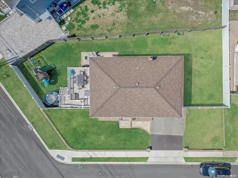 46 W Saltaire Road Lindenhurst NY 11757