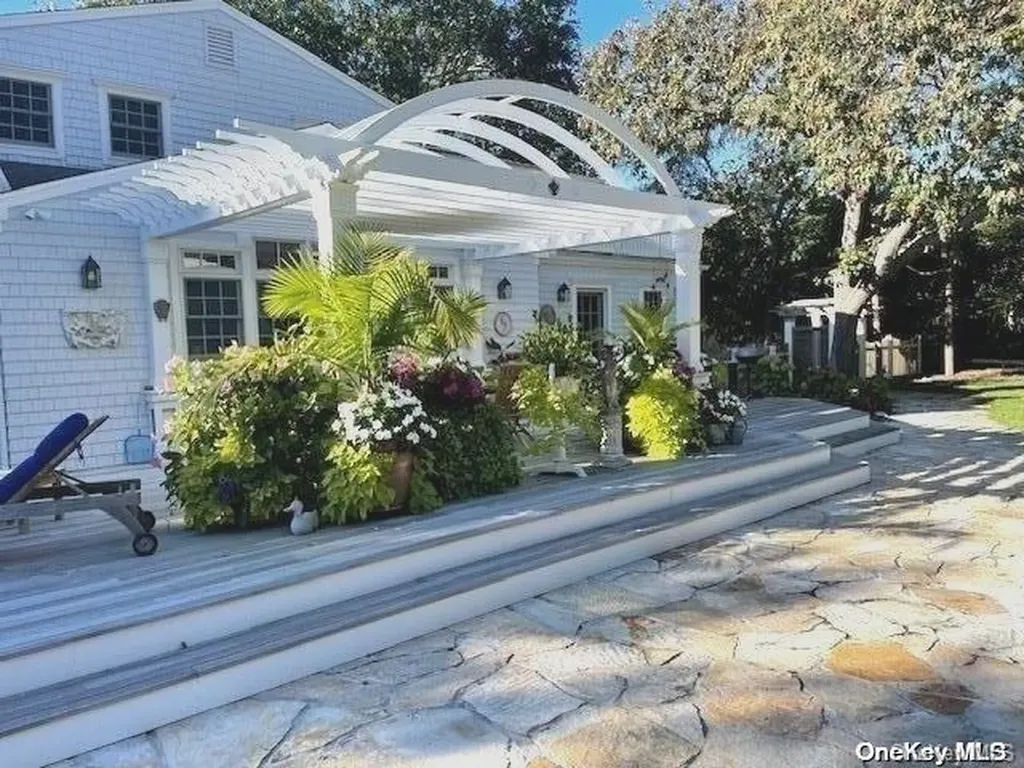 11 Pheasant Lane Remsenburg NY 11960