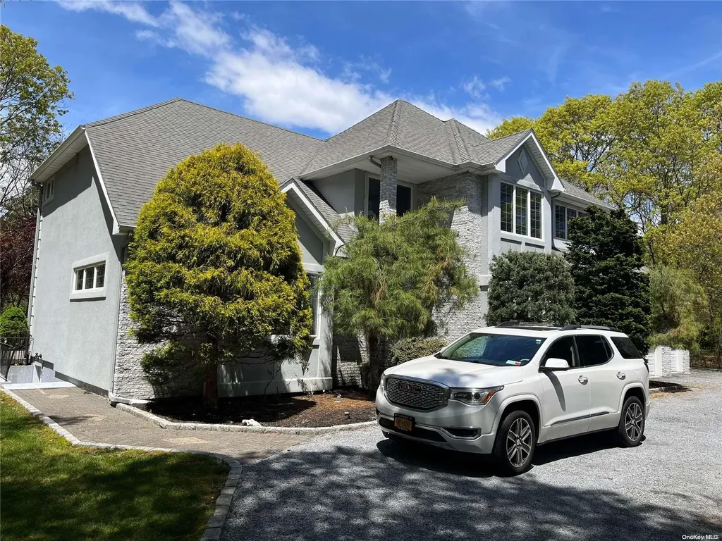 2 Carmen View Drive Shirley NY 11967