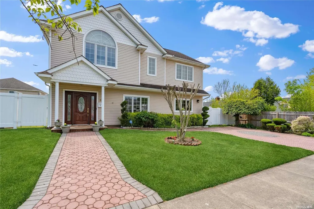 6 Milton Lane Syosset NY 11791