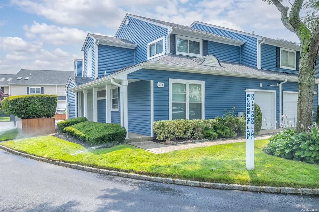 100 Baker Court Island Park NY 11558