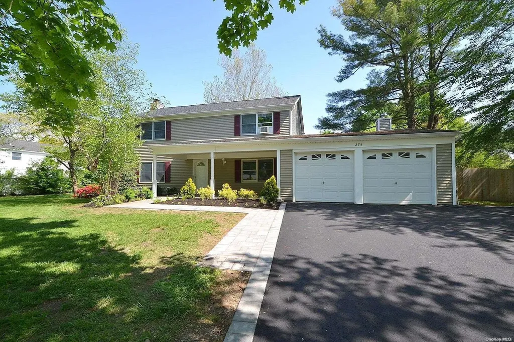 275 Hallock Road Stony Brook NY 11790