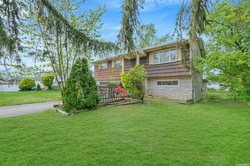 121 Jordan Street Bay Shore NY 11706