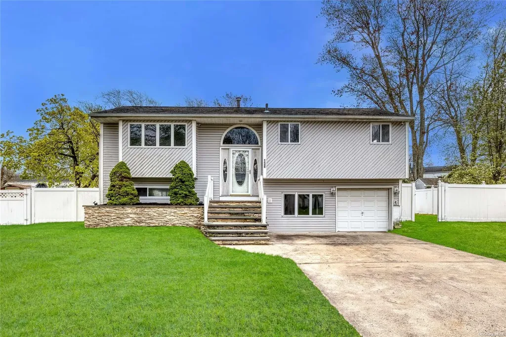 136 Berkeley Avenue Selden NY 11784