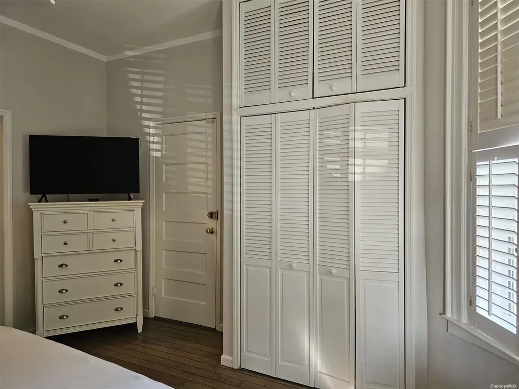 60-55 67th Avenue Flushing NY 11385