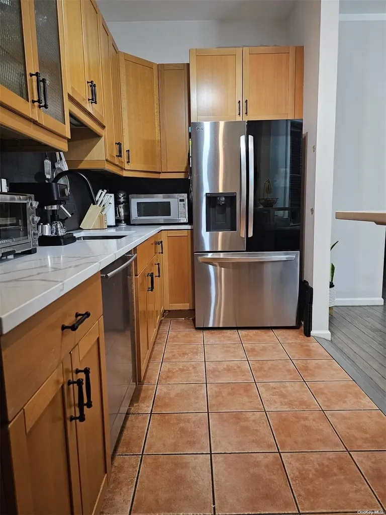 60-55 67th Avenue Flushing NY 11385
