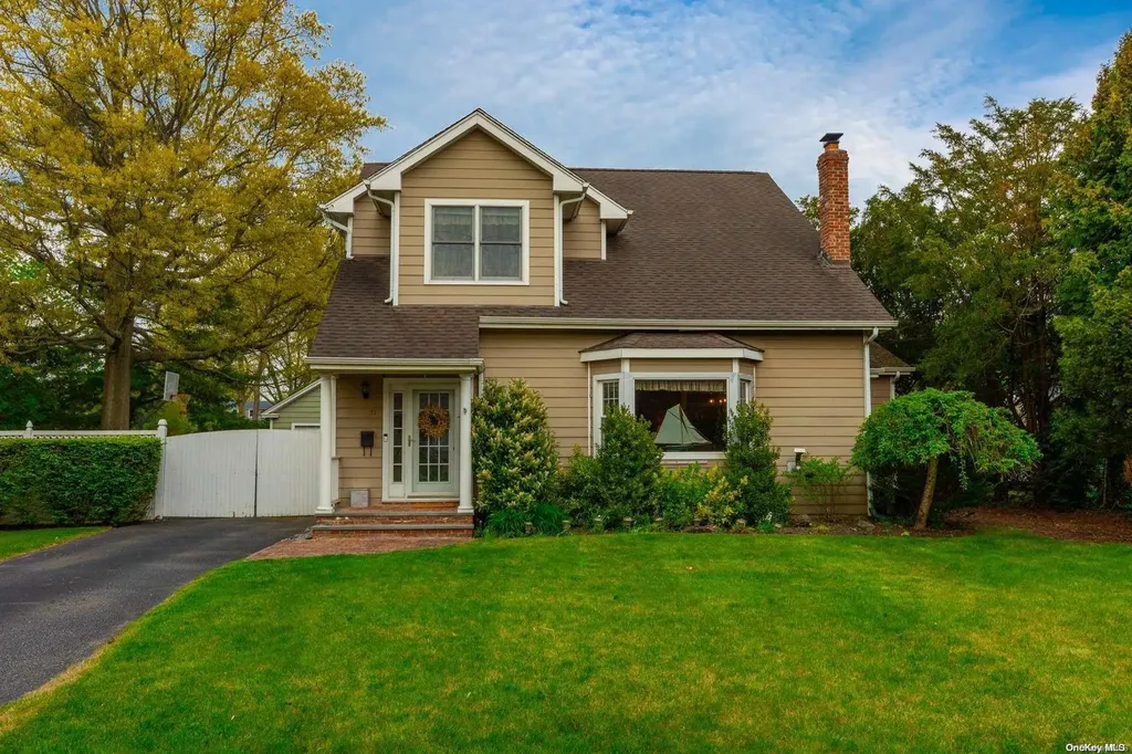 51 Marvin Lane Islip NY 11751