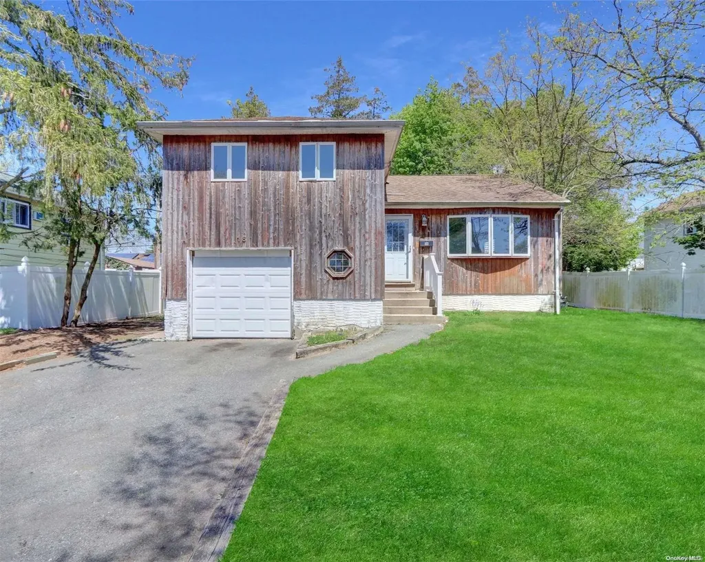 16 Ford Drive S Massapequa NY 11758