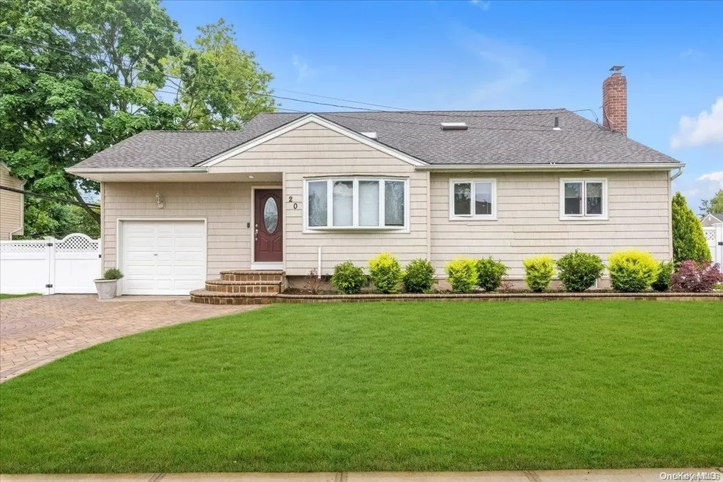 20 Jerold Street Plainview NY 11803