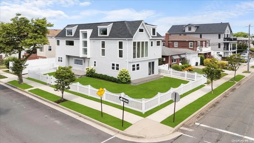 571 E Olive Street Long Beach NY 11561