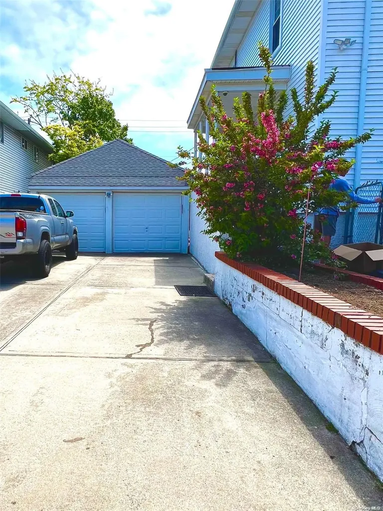 418 Laurelton Boulevard Long Beach NY 11561