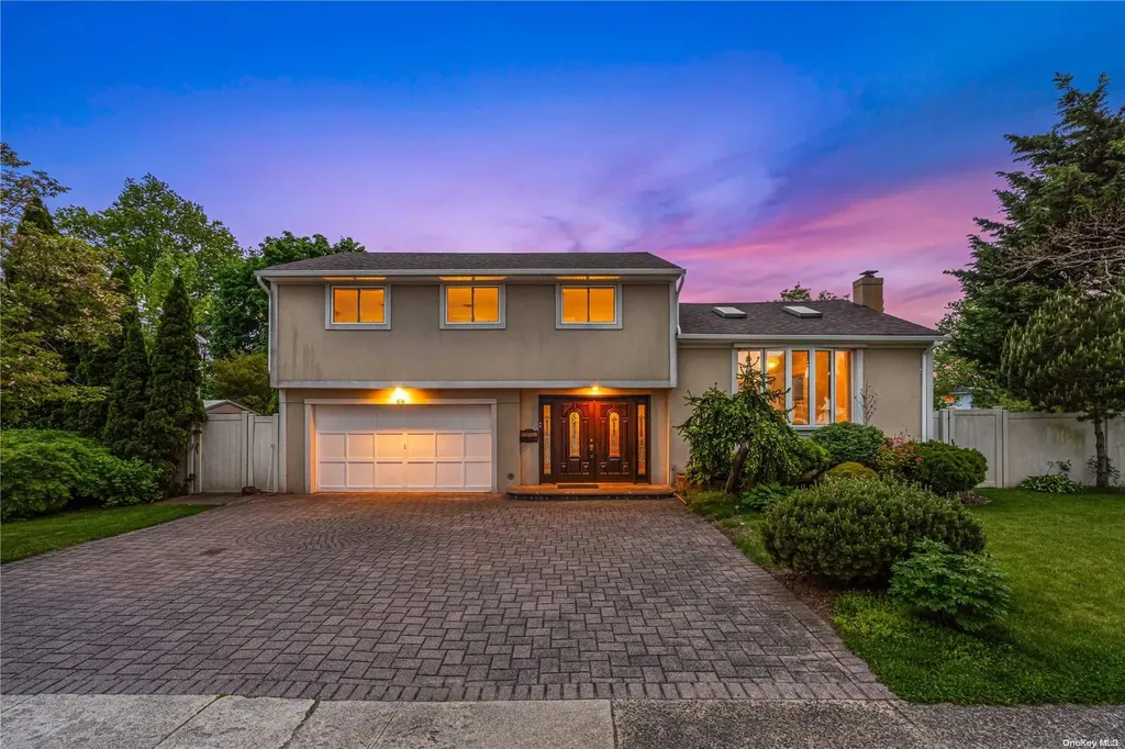 68 Fox Place Hicksville NY 11801