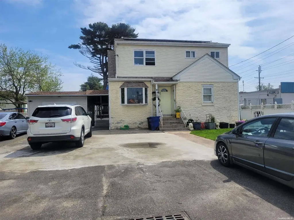 789 4th Avenue Bay Shore NY 11706