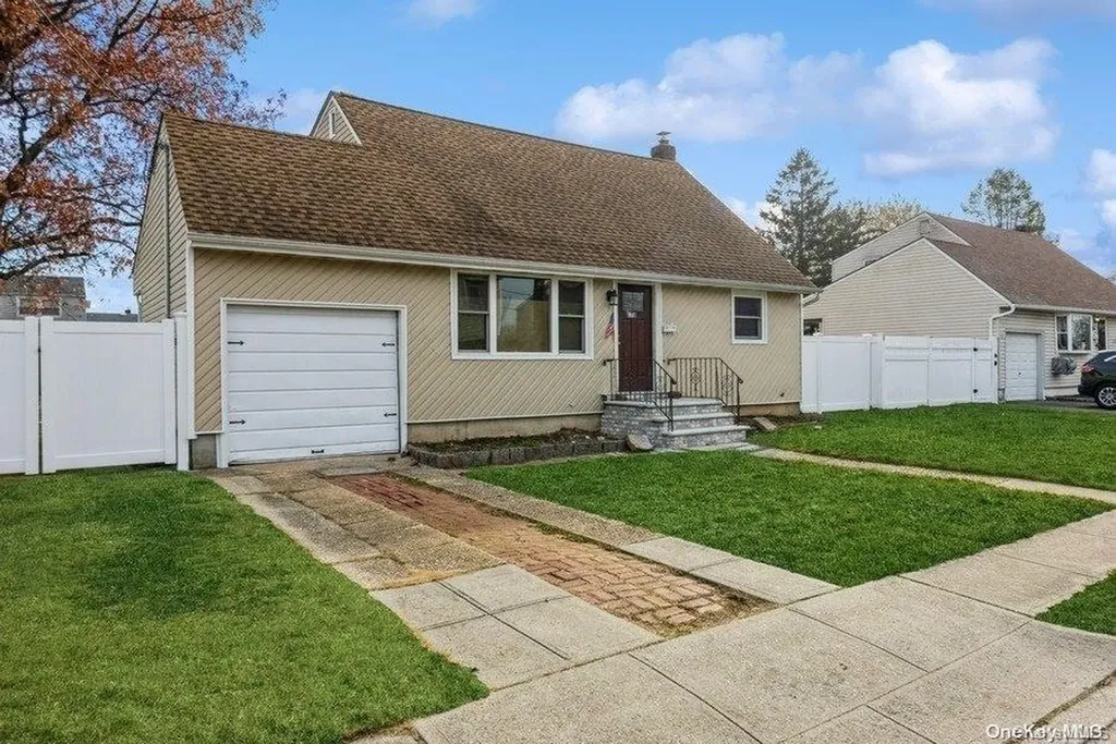 178 N 6th Street Bethpage NY 11714