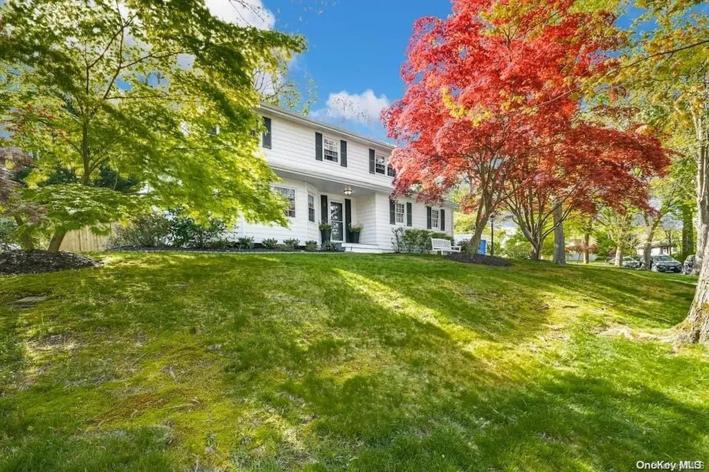 6 Middlesex Place Northport NY 11768