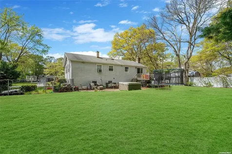 3 Pennaquid Road Coram NY 11727