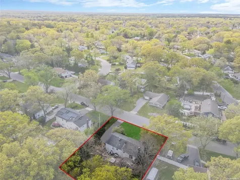 3 Pennaquid Road Coram NY 11727