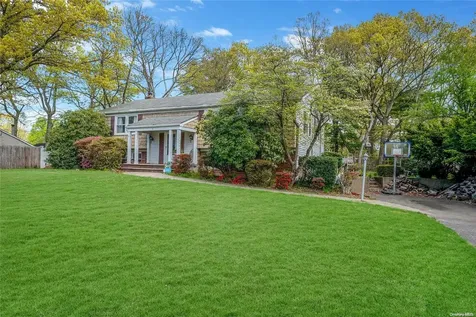 3 Pennaquid Road Coram NY 11727