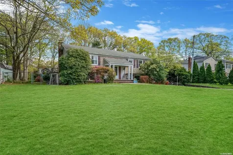 3 Pennaquid Road Coram NY 11727