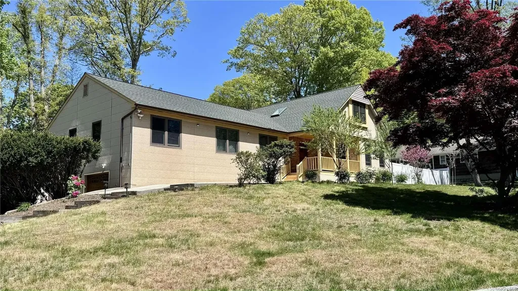 23 Skyview Lane Stony Brook NY 11790