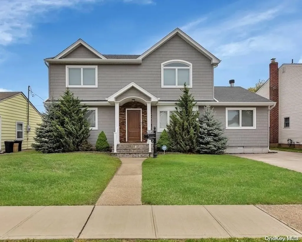 15 Devon Road Bethpage NY 11714