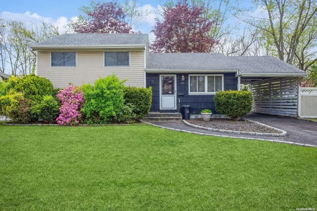 25 Avondale Drive Centereach NY 11720