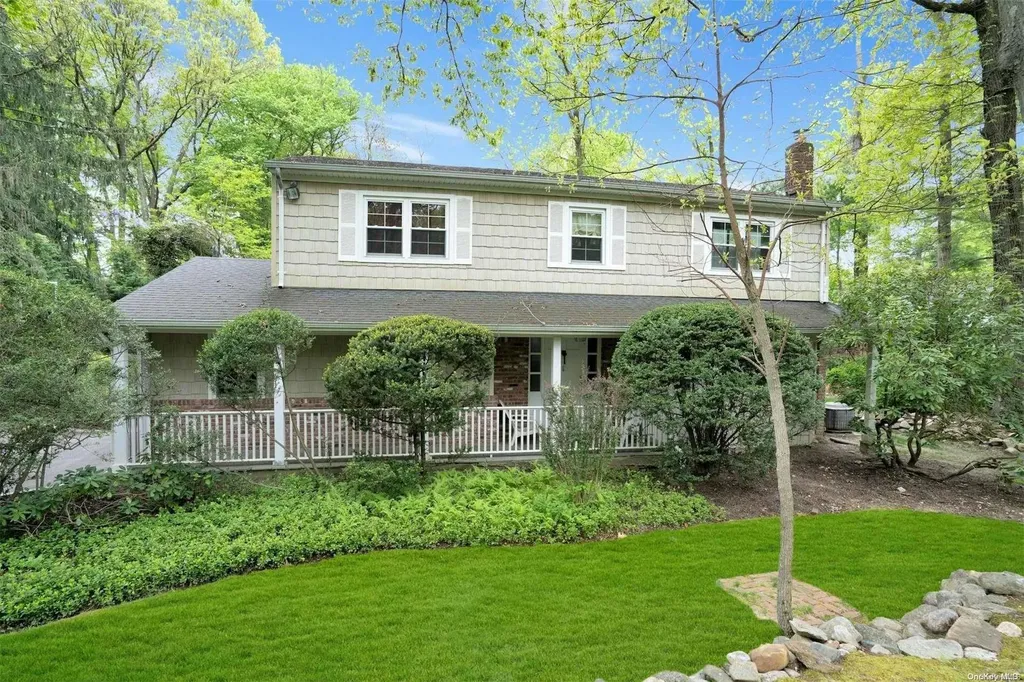 3 Knox Place Dix Hills NY 11746