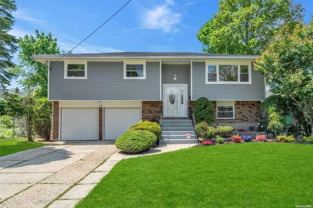 40 Pacific Street North Babylon NY 11703