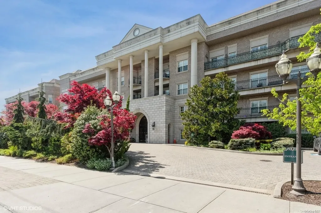 260 Central Avenue Lawrence NY 11559