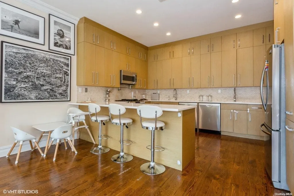 260 Central Avenue Lawrence NY 11559