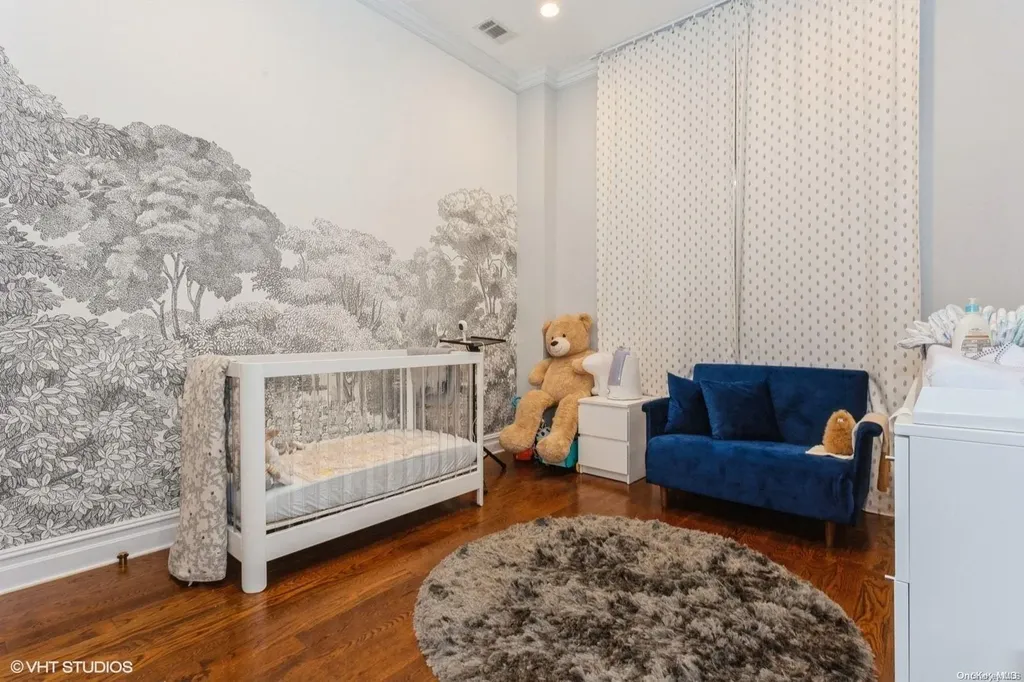 260 Central Avenue Lawrence NY 11559