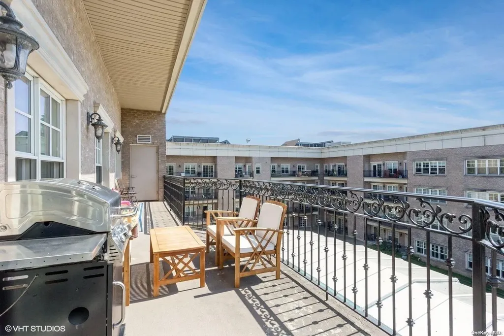 260 Central Avenue Lawrence NY 11559