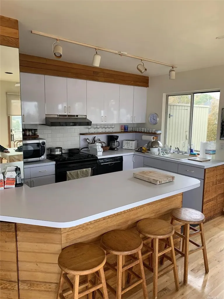 6 Sloop Walk Ocean Beach NY 11770