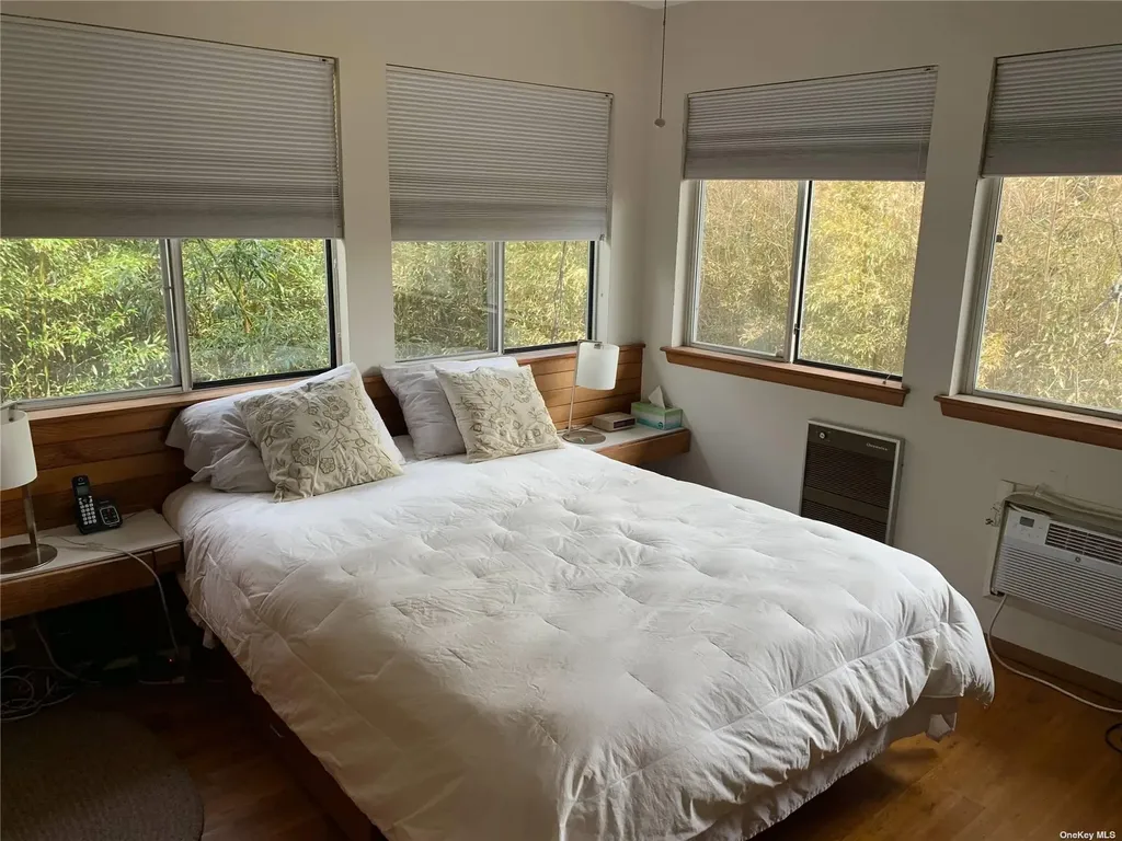 6 Sloop Walk Ocean Beach NY 11770