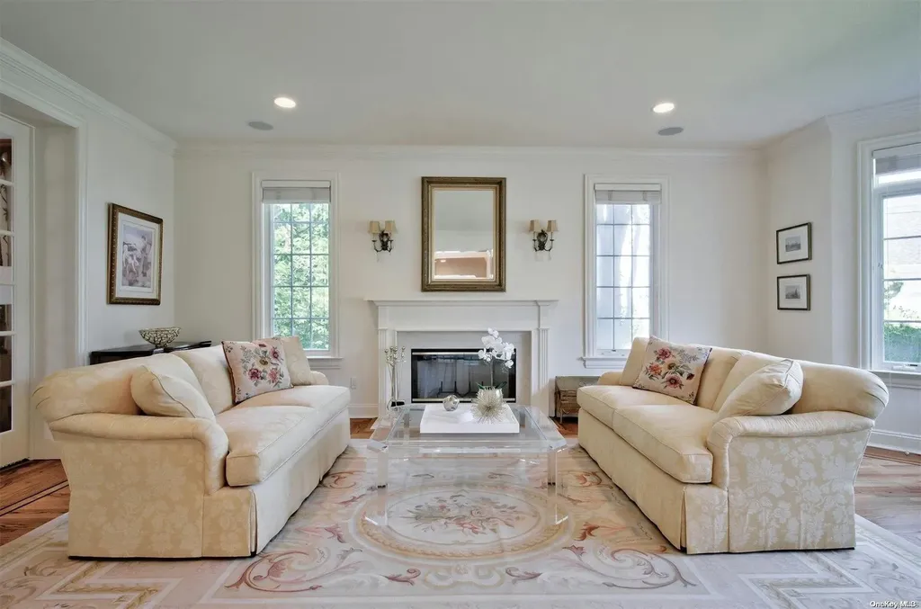 18 Meadow Lane Manhasset NY 11030