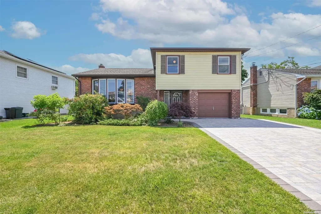 2418 Joel Drive North Bellmore NY 11710